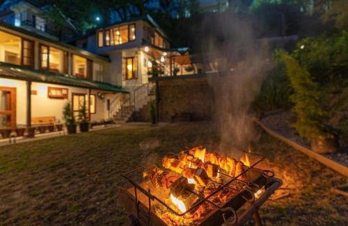 Chhota Shimla Villa | StayVista at Jai Cottage Near Mall Road, with Breakfast