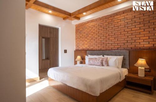 Shimla Villa | StayVista at Oakwood Manor