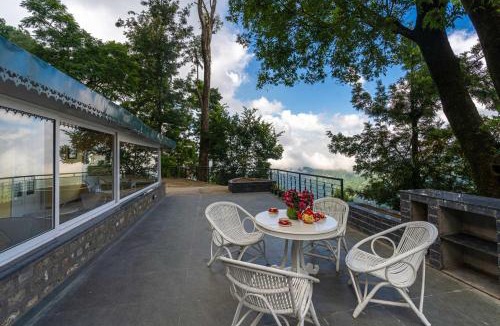 Kasauli Villa | StayVista at Springfield with Bonfire