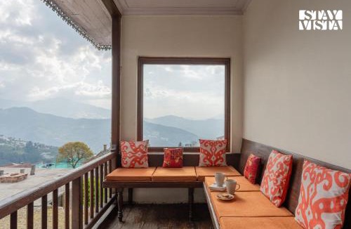 Kumharsain Villa | StayVista at Thanedhar Estate with Bonfire