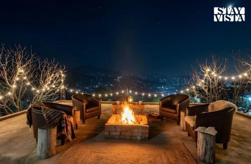 Kumharsain Villa | StayVista at Thanedhar Estate with Bonfire