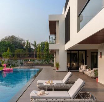 Karjat Villa | StayVista at The Amaryllis with Heated Pool & Projector Set-Up