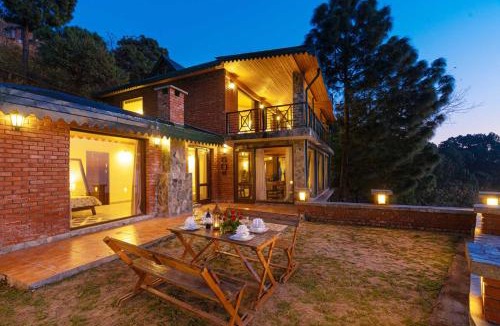 Kasauli Villa | StayVista at The Winter Line with Outdoor Pvt Pool & Comp Breakfast