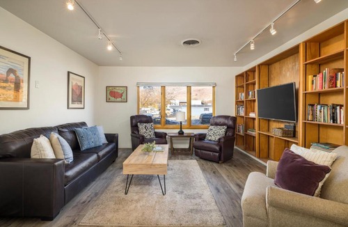 Moab Apartment | Stella Ruby Cottages - Steps to Main Street!