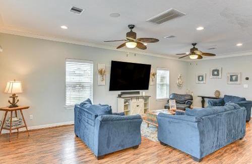Surfside Beach House | Steps to Surfside Beach: Large Group Gulf Retreat