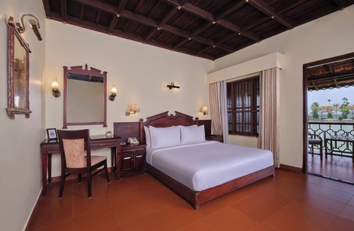 Alappuzha Hotel | Sterling Lake Palace Alleppey