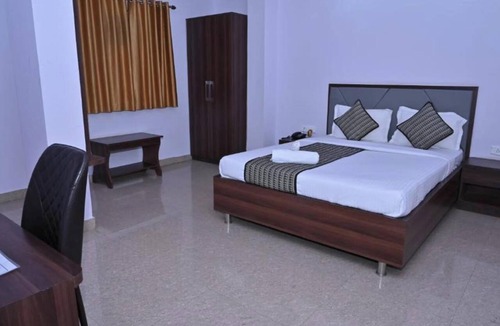 Sahibganj Hotel | Stone Park Radha Devi Ln