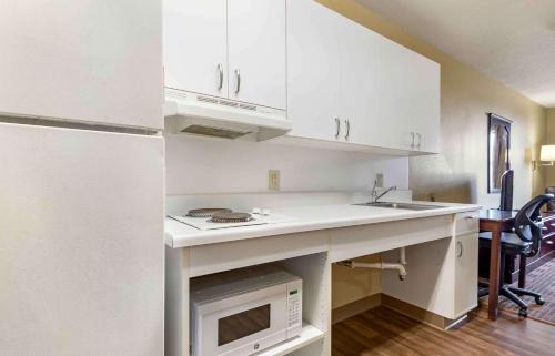 Rochester Hotel | Studio 6 Corporate Extended Stay Rochester Henrietta NY