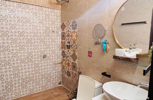 Malviya Nagar Apartment | Sufiyana सादा परंतु सुंदर
