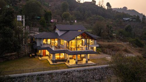 Kaul Villa | Summerfield Manor 5 Bedroom Garden Estate
