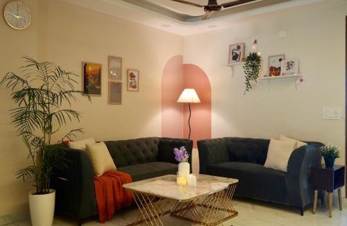 Bullawala Apartment | Sundown Slumber 2BHK with Terrace and Mountain Views