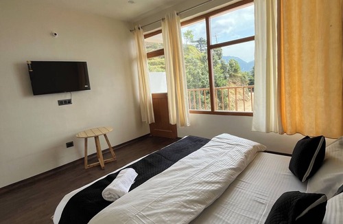 Dalhousie Hotel | Sunset Lagoon Dalhousie