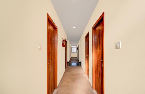 Kukatpalli Hotel | Super Collection O Green Hills Road Formerly Hotel LN Stays