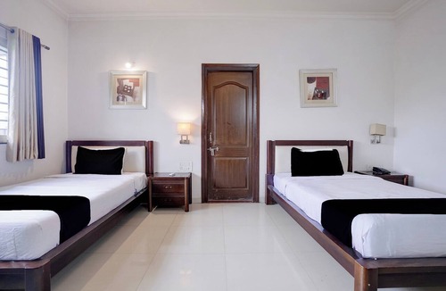 Kamalapur Hotel | Super Collection O Hosepet College Road