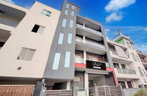 Noida House | Super Collection O Sector 20 Noida
