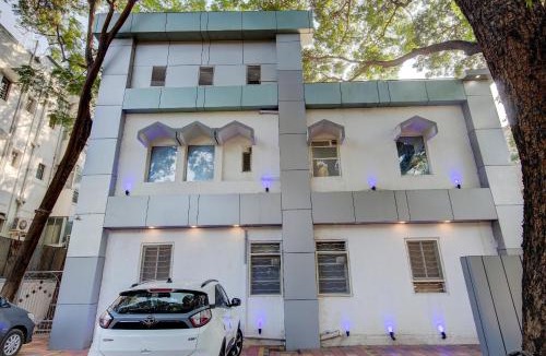 Meera Nagar Hotel | Super Collection O Sunshine Near Inox