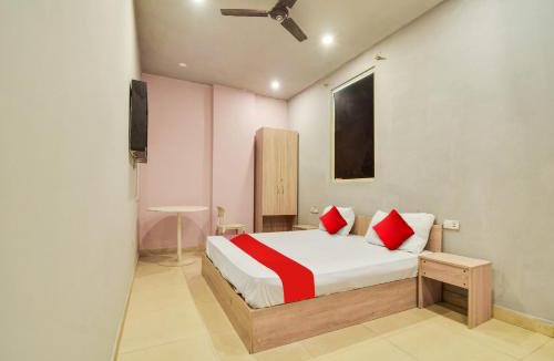 Pitampura Hotel | Super Hotel O D Plaza Near by Pitampura Metro Station