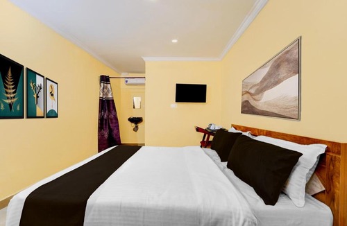 Adoor Apartment | Super Hotel O KSRTC Pandalam Pathanamthitta Formerly Elite Tourist Homes