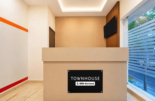 Erode Hotel | Super Townhouse Erode Bus Terminal Formerly Everest Viji Residency