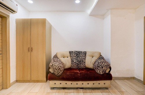 Mohali House | Super Townhouse Formerl Hotel Hm Crystal