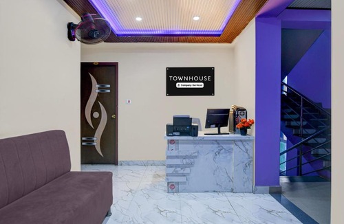 Madhyamgram Hotel | Super Townhouse Madhyamgram Chowmatha Bus Terminal Kolkata Formerly Star Guest House