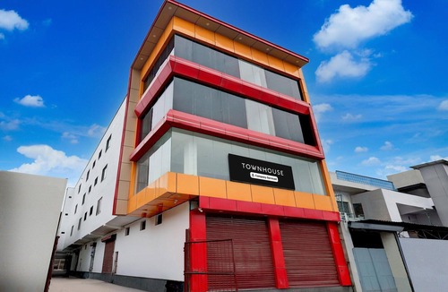 Delhi House | Super Townhouse Mandoli Metro Station