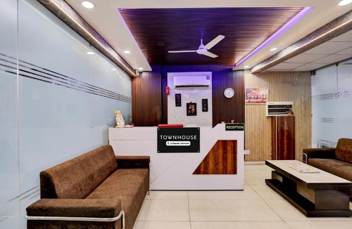 Sector 70 Hotel | Super Townhouse Noida Sector 70 Formerly Palm Paradise