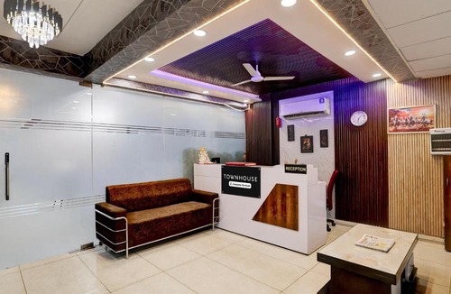 Sector 70 Hotel | Super Townhouse Noida Sector 70 Formerly Palm Paradise