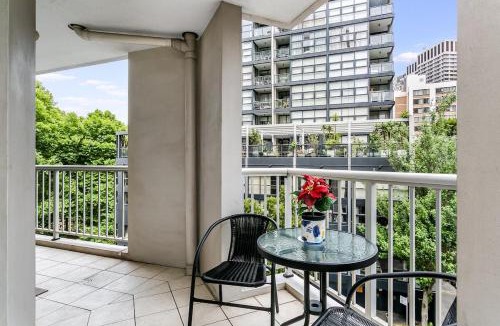 Surry Hills Apartment | Surry Hills secret - Convenient relaxed living SHL28