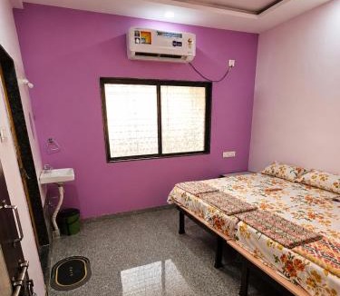 Akalkot House | Swaminchi Savali Bhakt Nivas