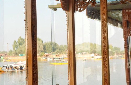 Dal Lake Hotel | Swan Group Of Houseboats