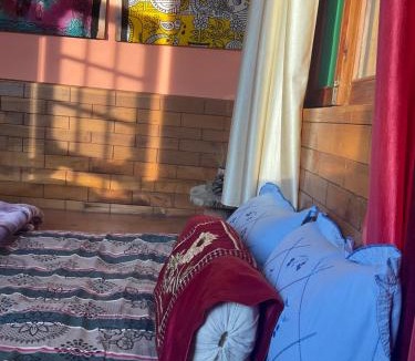Manali Hostel | Swaranya Art Escape