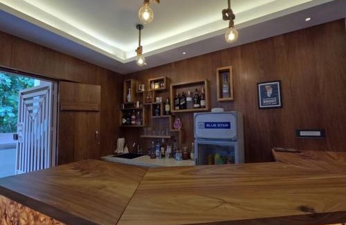 Shrirangapattana Villa | Teak Heaven Villa with Bar
