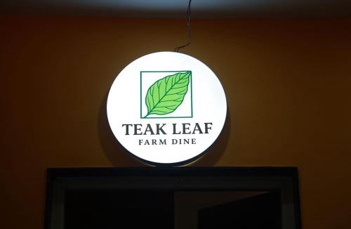 Ganapathichettikulam Villa | Teak Leaf Resort Swimming Pool Indoor Games Restaurant