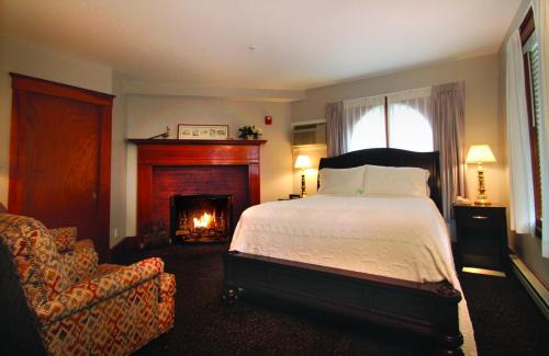 Ogunquit Hotel | Terrace By The Sea