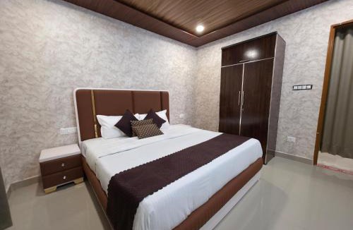 Amritpur Apartment | The Alpine Lakeview suite 3