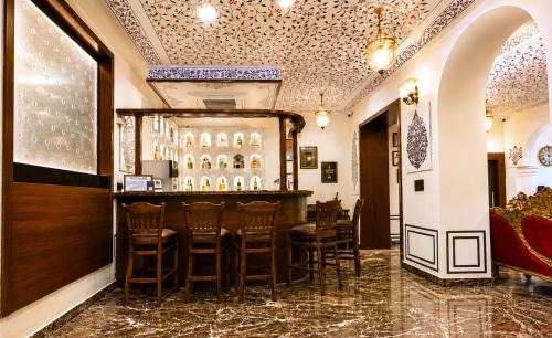 Udaipur Resort | The Amar Mahal Luxury Heritage Hotel Near Fateh Sagar Lake, Udaipur