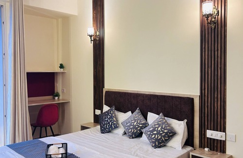 Greater Noida Apartment | The Amber Stays
