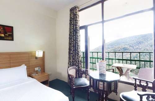 Kandaghat Resort | The Ayali Fernhill Resort, Chail