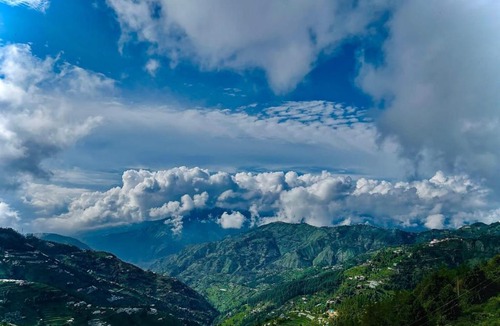 Kufri Hotel | The Ayur Estate Kufri Shimla l Lift l Multi Cuisine Restaurant l Free Parking l By Exotic Stays