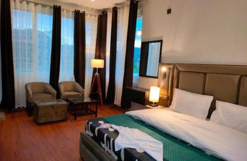 Naukuchiyatal Hotel | The Blossom Glee