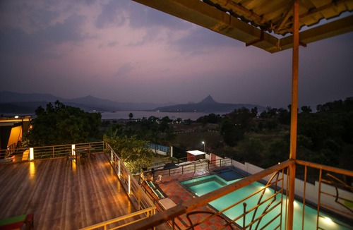 Gevhande Khadak Hotel | The Bob house