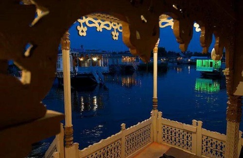 Dal Lake Bed & Breakfast | THE Bombay Group of House Boat