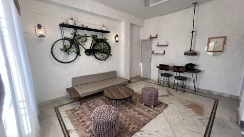 Fatehpur House | The Calm Corner