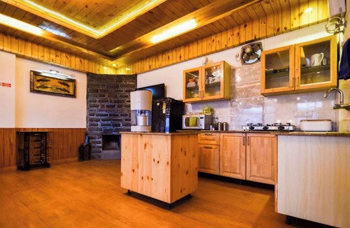 Dharampur Hotel | The Castle Villa Hill View kasauli