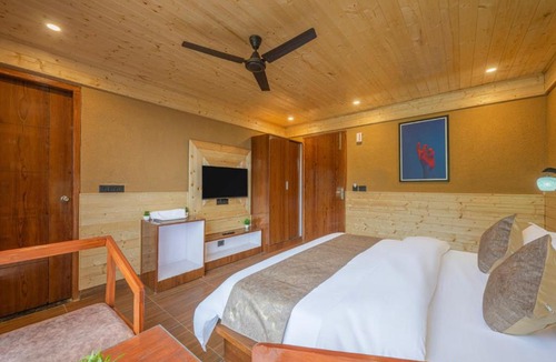 Fagu Apartment | The Charvi Grand Heights l The Stargaze Café l 360 Mountain View l Open Air Multi Cuisine Restaurant l Power Backup Available l Managed By ExoticStays Group