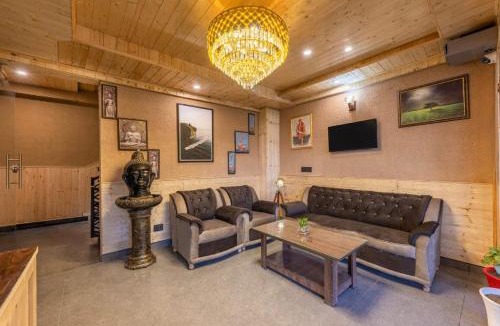 Fagu Hotel | The Charvi Retreat I Vacations I Conference I MICE I Family Events I Open Air Terrace I Sky Bonfire I Wooden Rooms With Pvt Balconies I Kufri by Exotic Stays