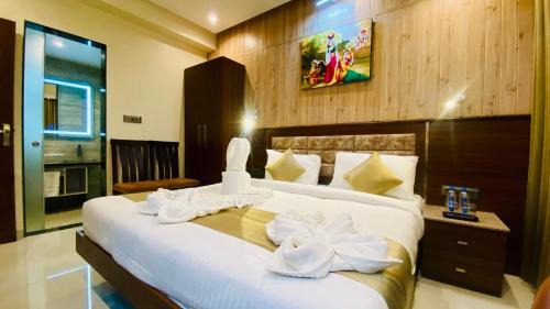 Indore Hotel | THE CLAN HOTEL - VIJAY NAGAR Indore