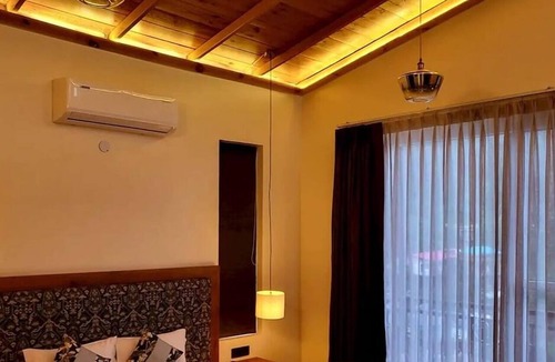 Naina Range Hotel | The Cozy Acorn Resort