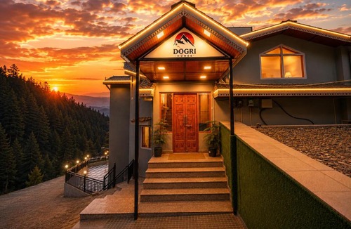 Shimla Hotel | The Dogri Boutique Cottage, Mashobra - Luxury Cottage with Scenic mountain view